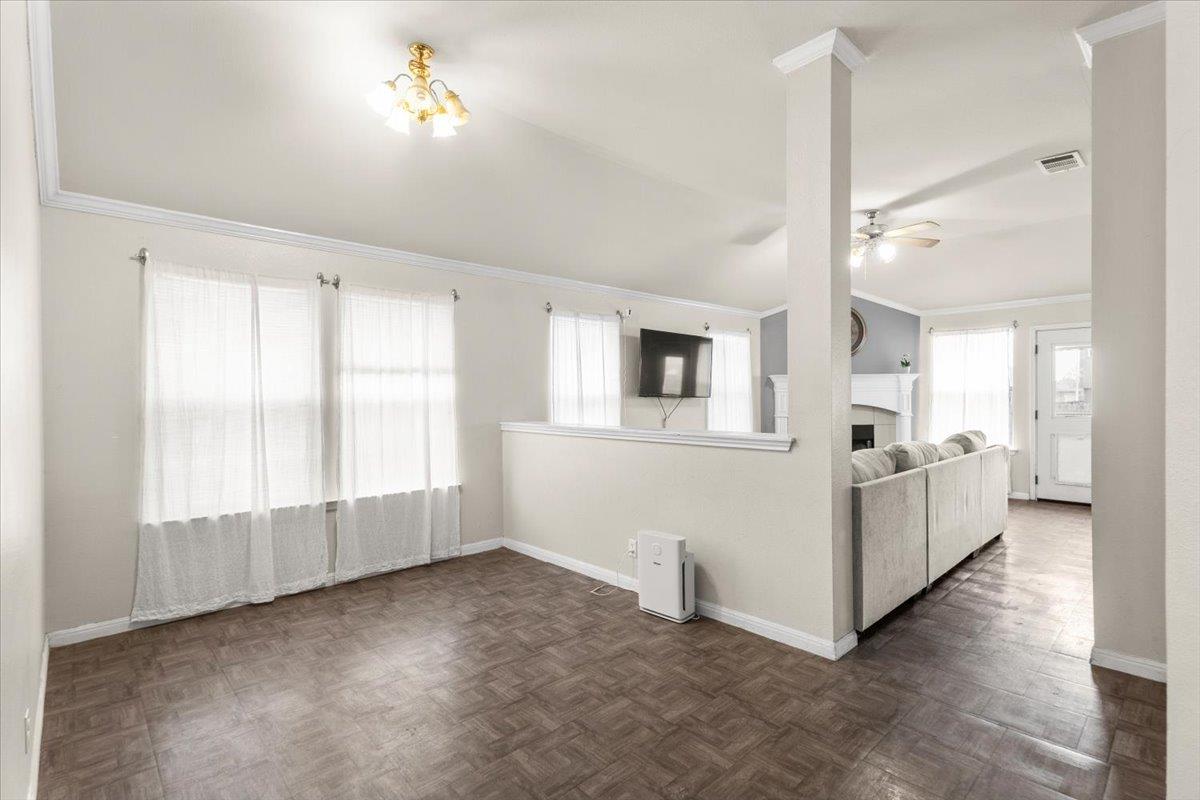 281 Leonardo St Property Photo 7