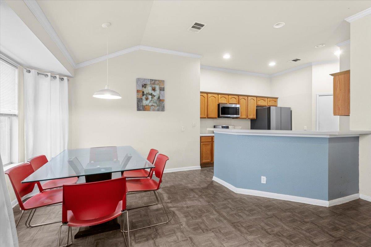 281 Leonardo St Property Photo 14