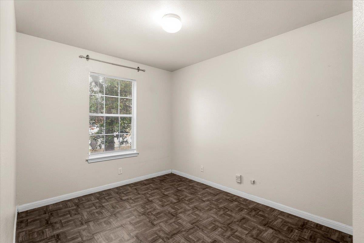 281 Leonardo St Property Photo 15
