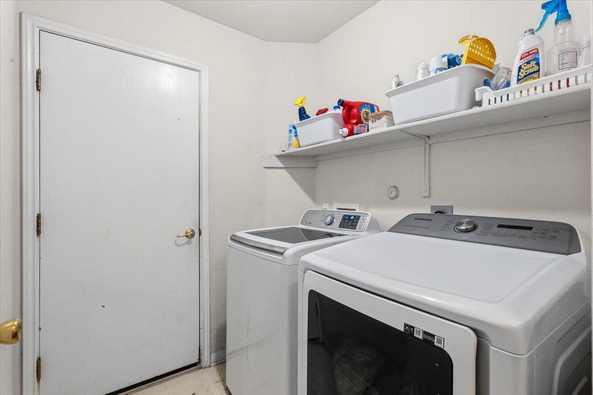 281 Leonardo St Property Photo 29