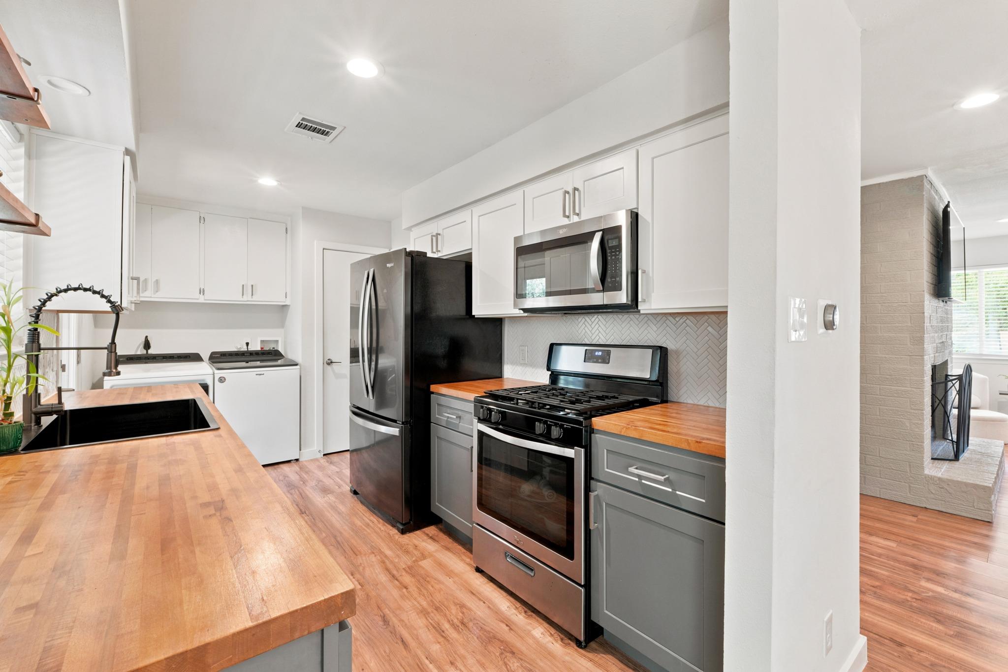 2802 Catalina Dr #b Property Photo 7