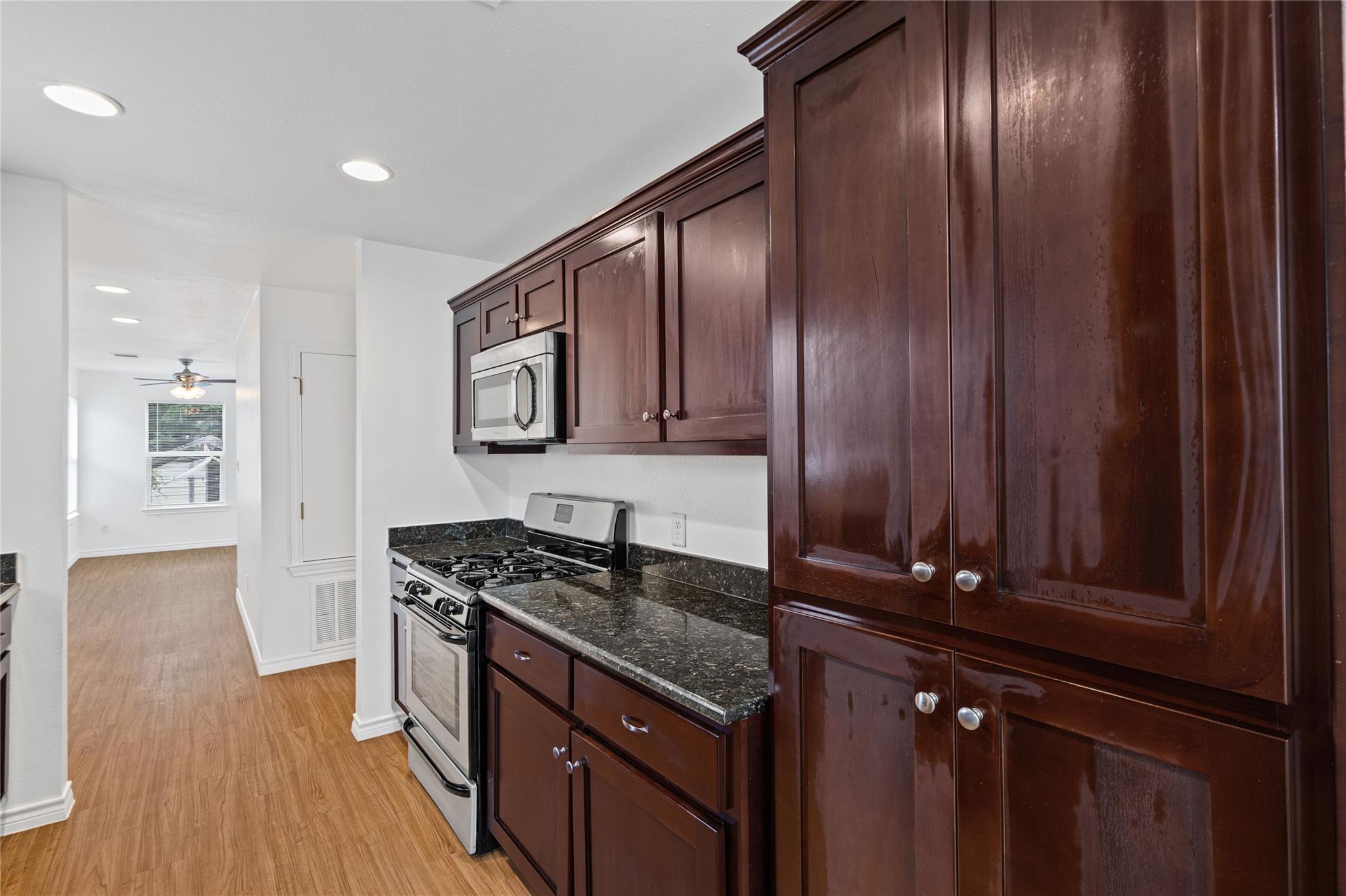 1611 E 13th St #b Property Photo 3