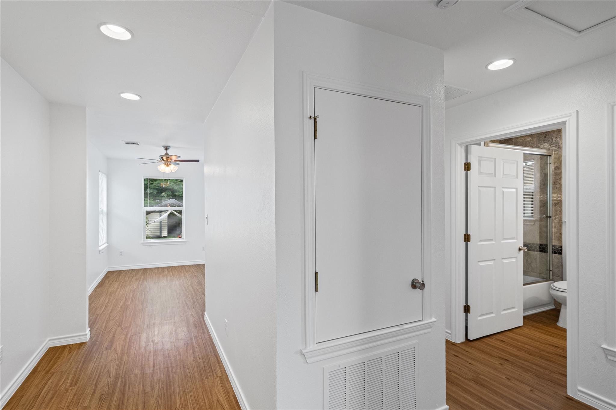 1611 E 13th St #b Property Photo 8