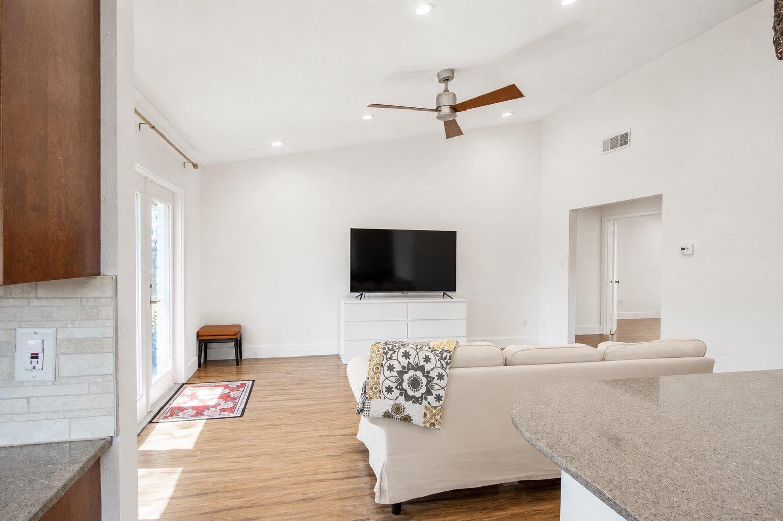505 Chihuahua Trl Property Photo 5