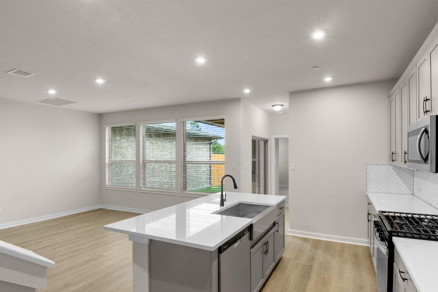 2500 Forest Creek Dr 102 Property Photo 8
