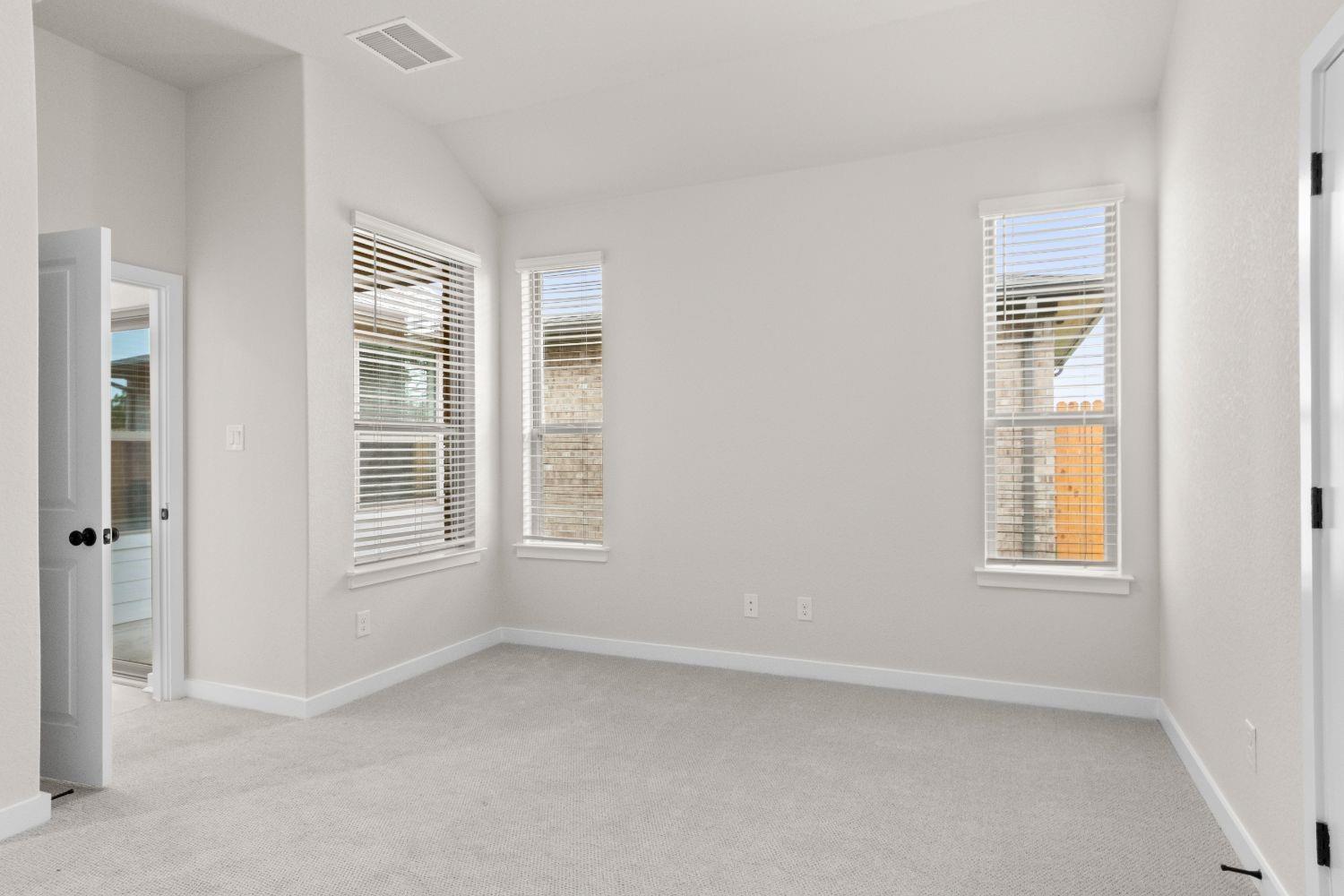 2500 Forest Creek Dr 102 Property Photo 14