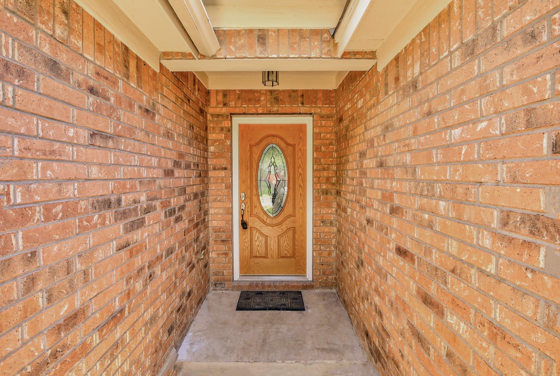 1806 Oakmont Ln Property Photo 3