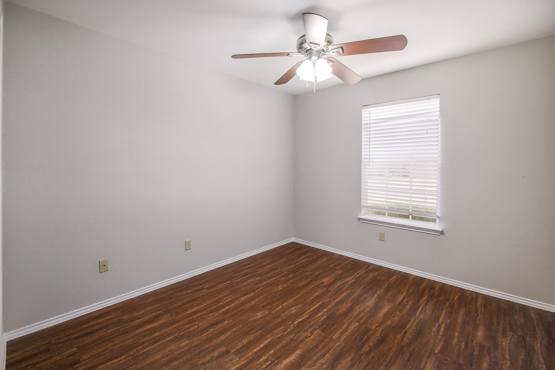 1806 Oakmont Ln Property Photo 21