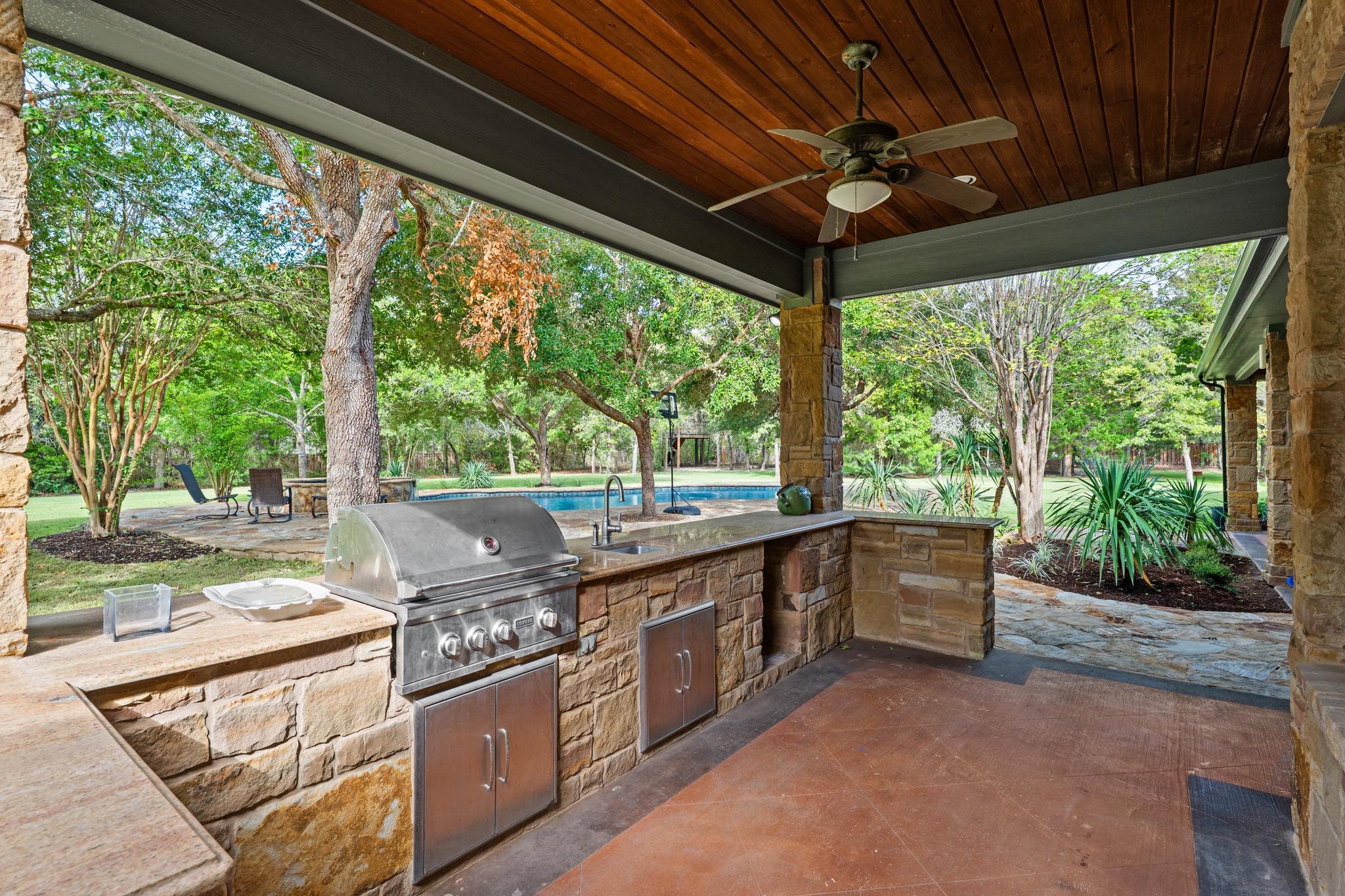 499 Arbors Cir Property Photo 35