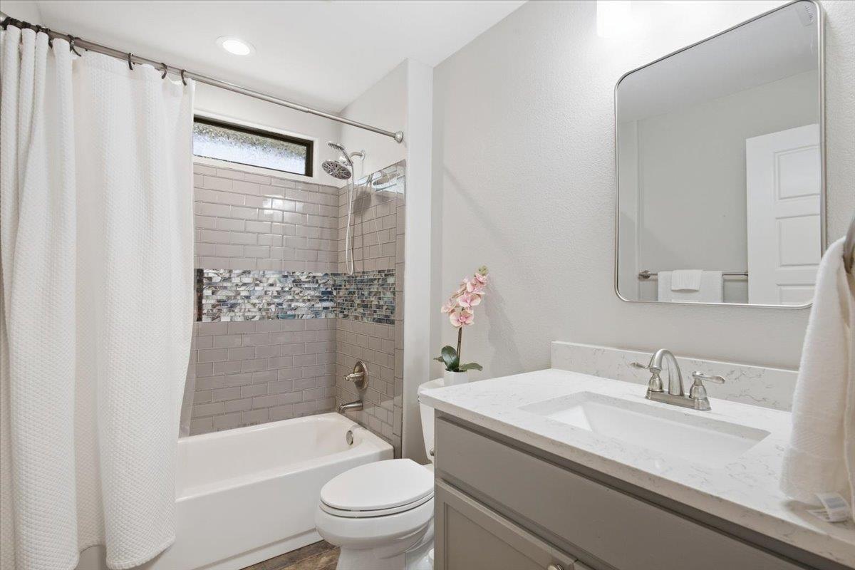 706 Jones St Property Photo 23