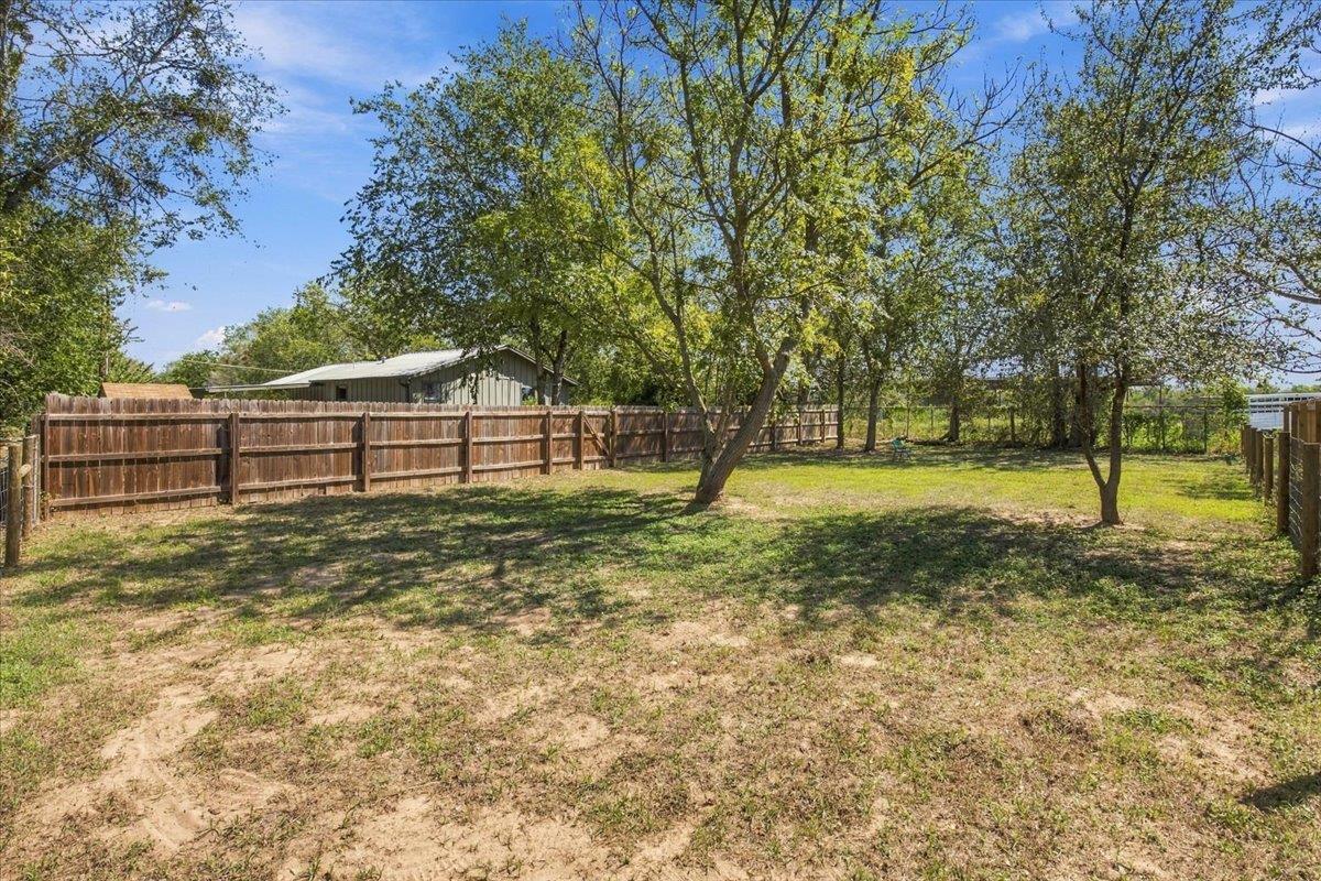 706 Jones St Property Photo 31