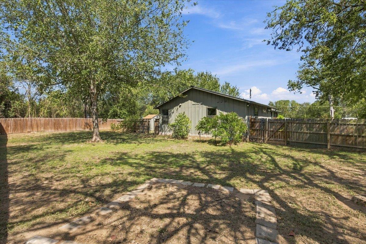 706 Jones St Property Photo 33