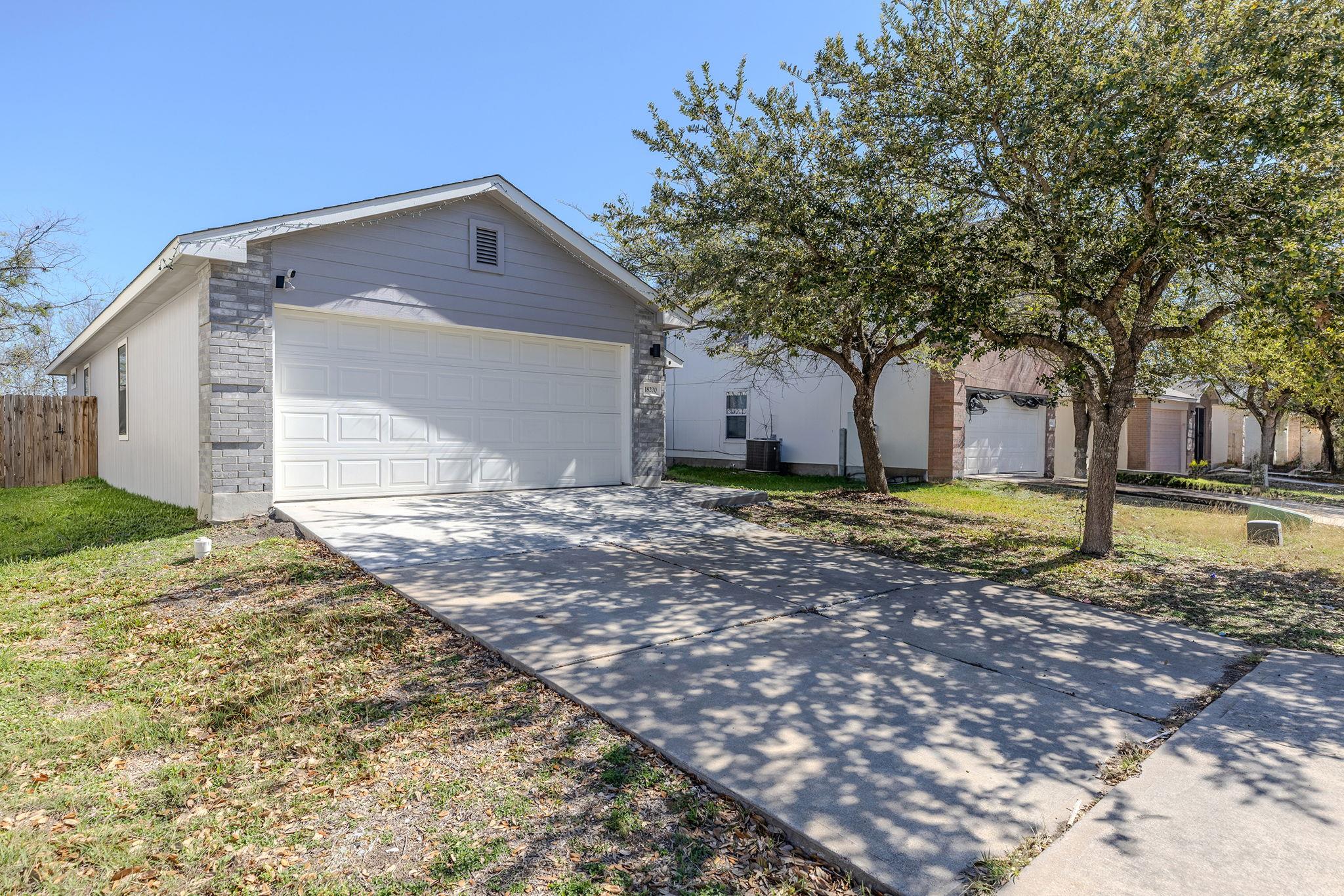 18200 Canopy Ln Property Photo 2