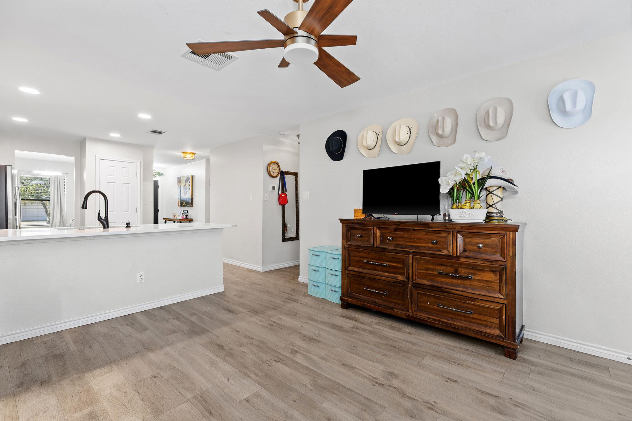 18200 Canopy Ln Property Photo 11