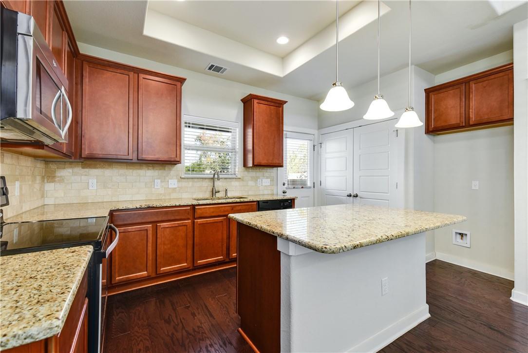 3920 Kenter Xing Property Photo 7