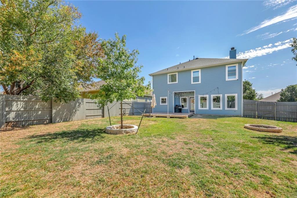 1121 Boxwood Loop Property Photo 4