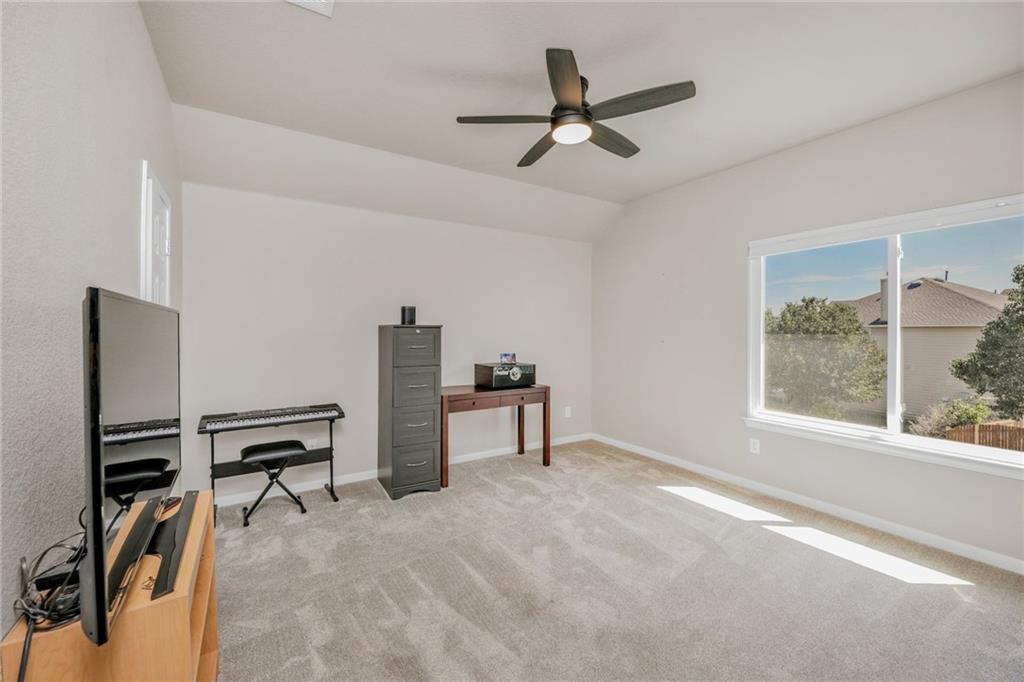 1121 Boxwood Loop Property Photo 24