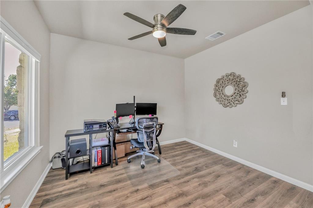 1121 Boxwood Loop Property Photo 26