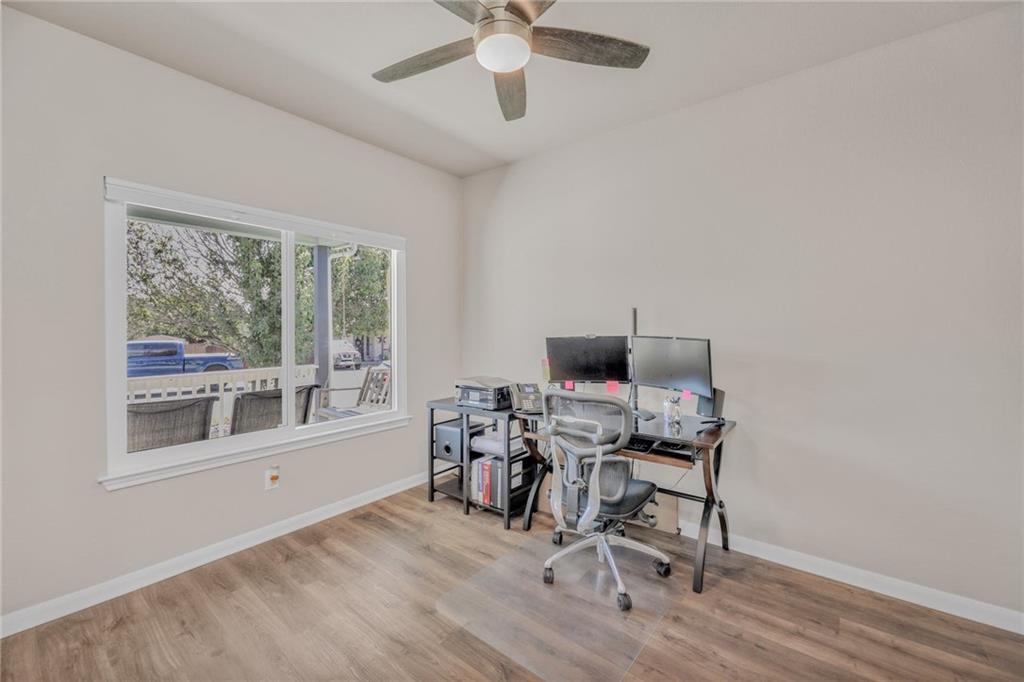 1121 Boxwood Loop Property Photo 27