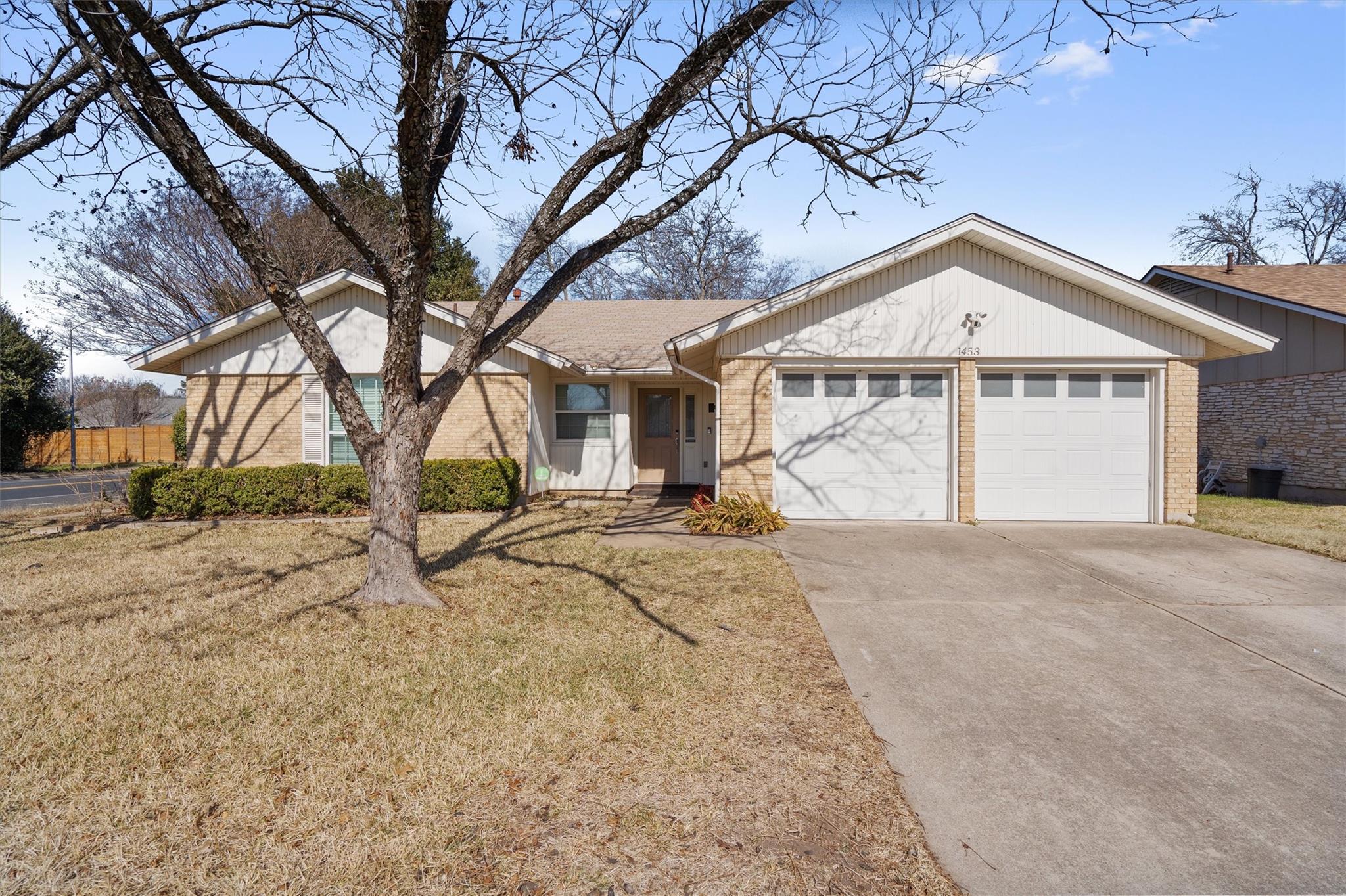 1453 S Meadows Dr Property Photo