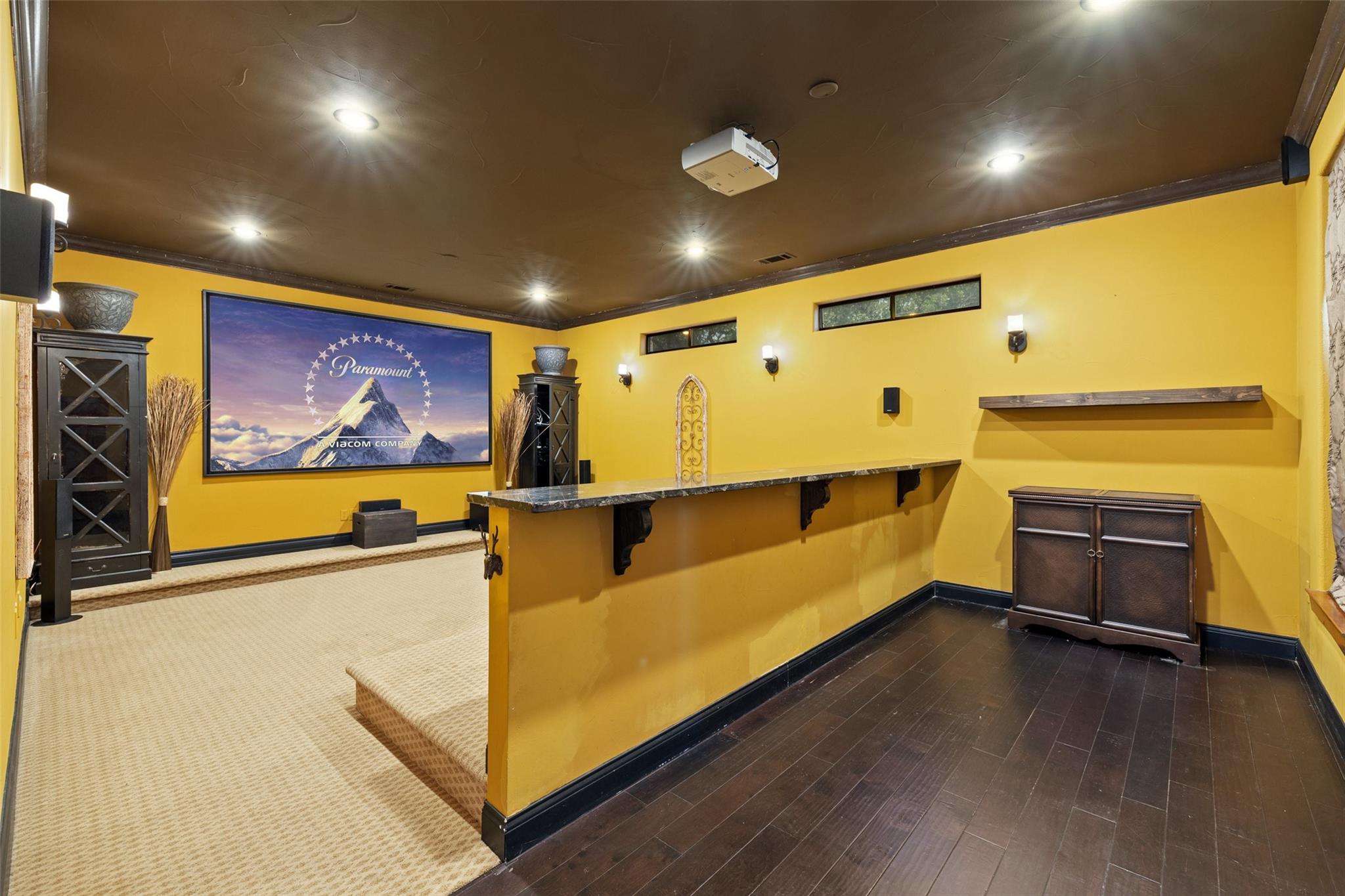 201 Cowal Dr N Property Photo 17