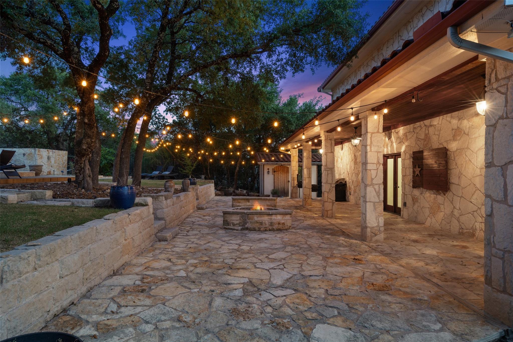 201 Cowal Dr N Property Photo 32