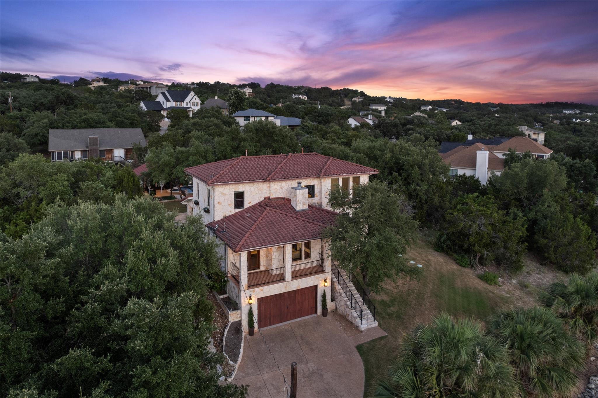 201 Cowal Dr N Property Photo 33