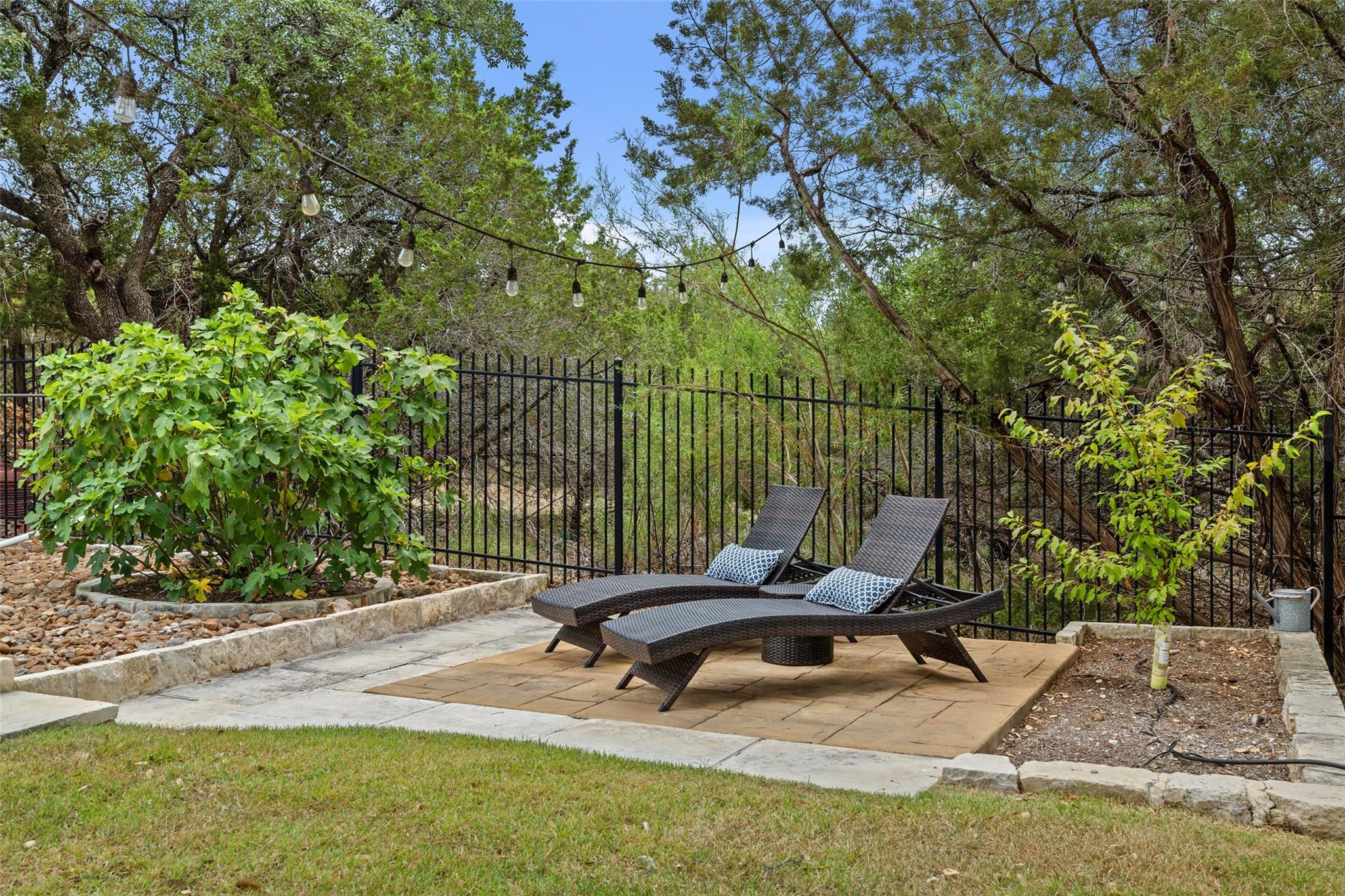 201 Cowal Dr Property Photo 35