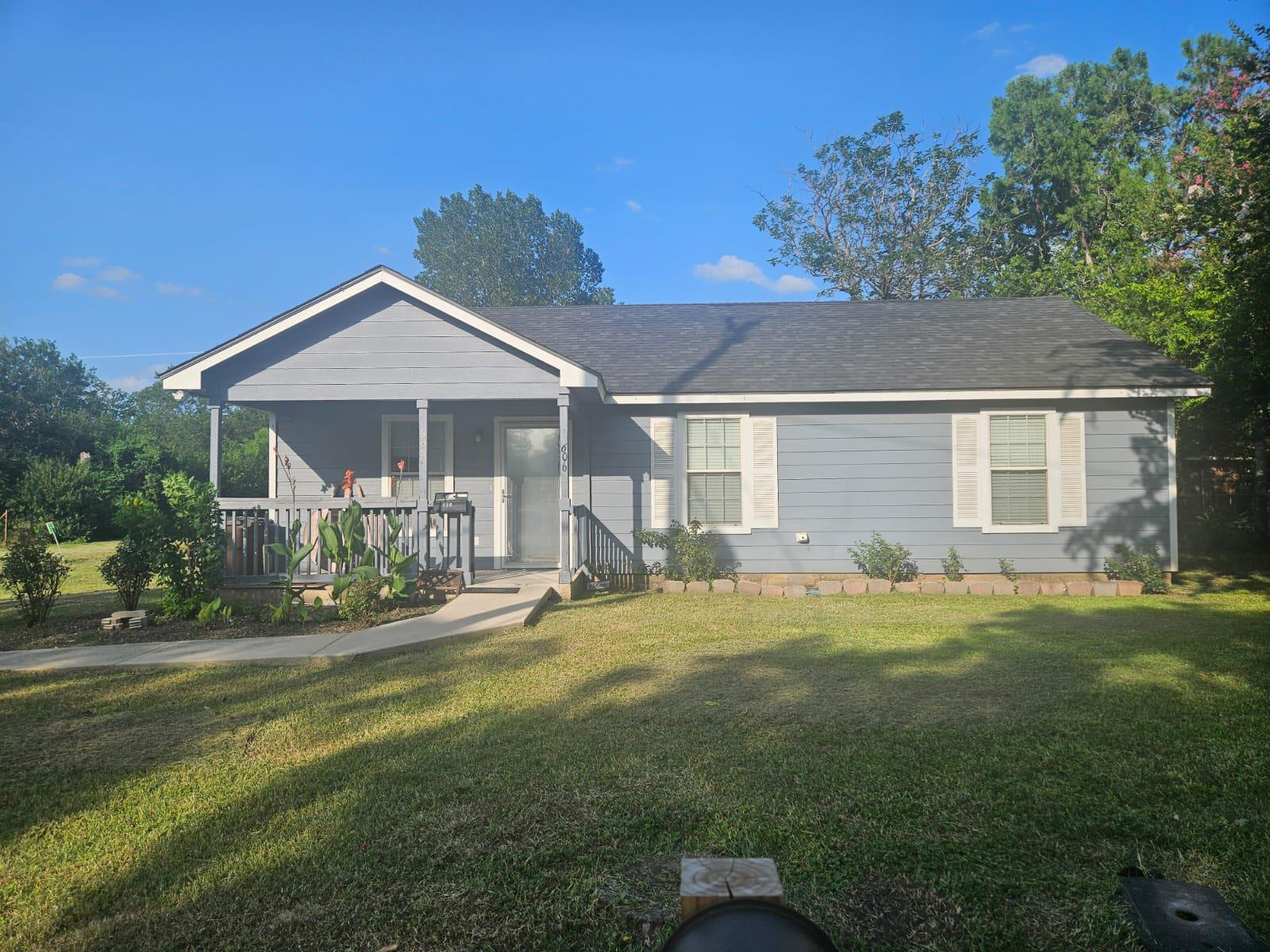 606 Trinity St Property Photo 1