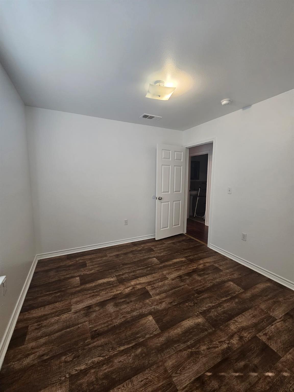 606 Trinity St Property Photo 10
