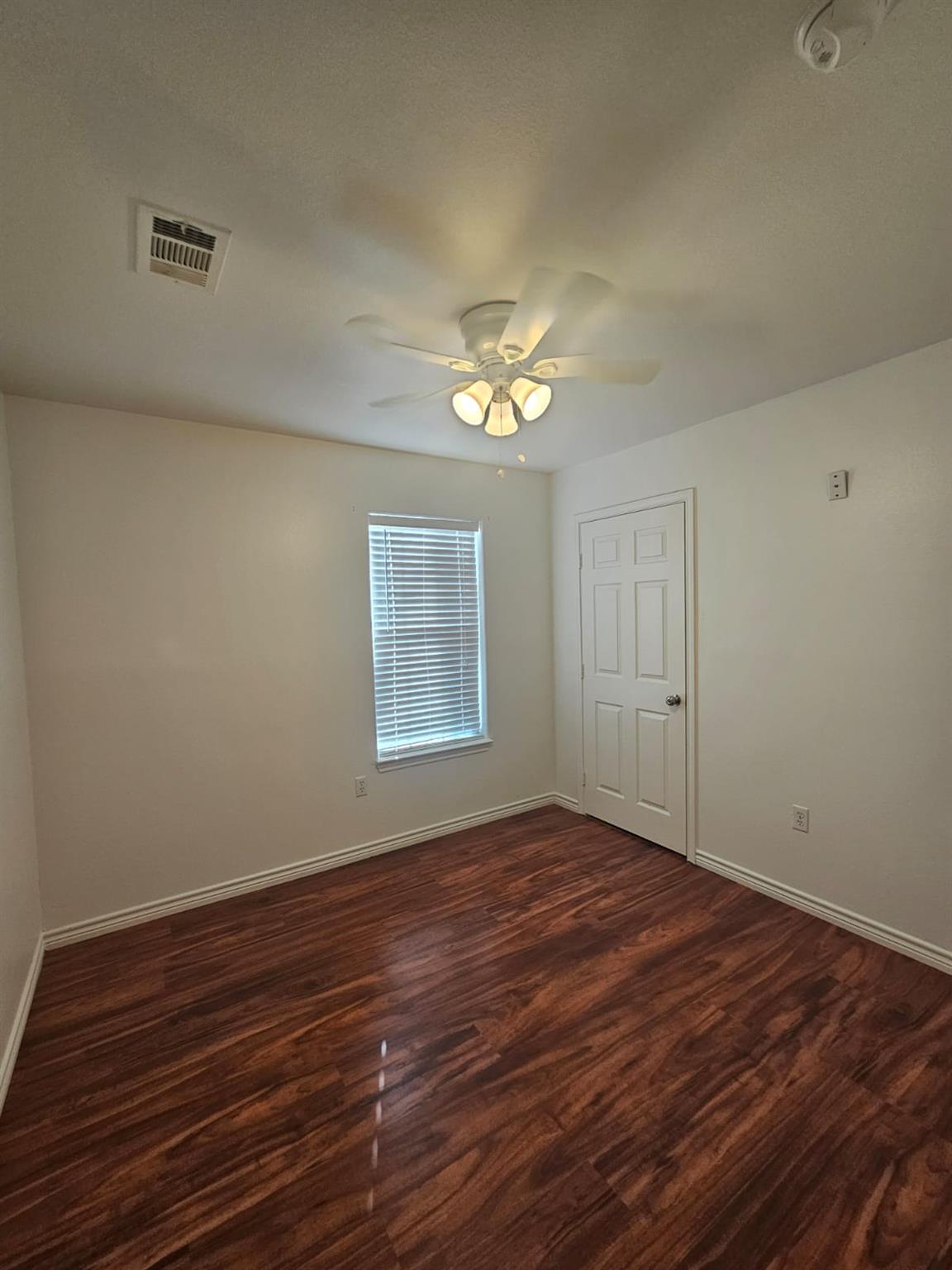 606 Trinity St Property Photo 13