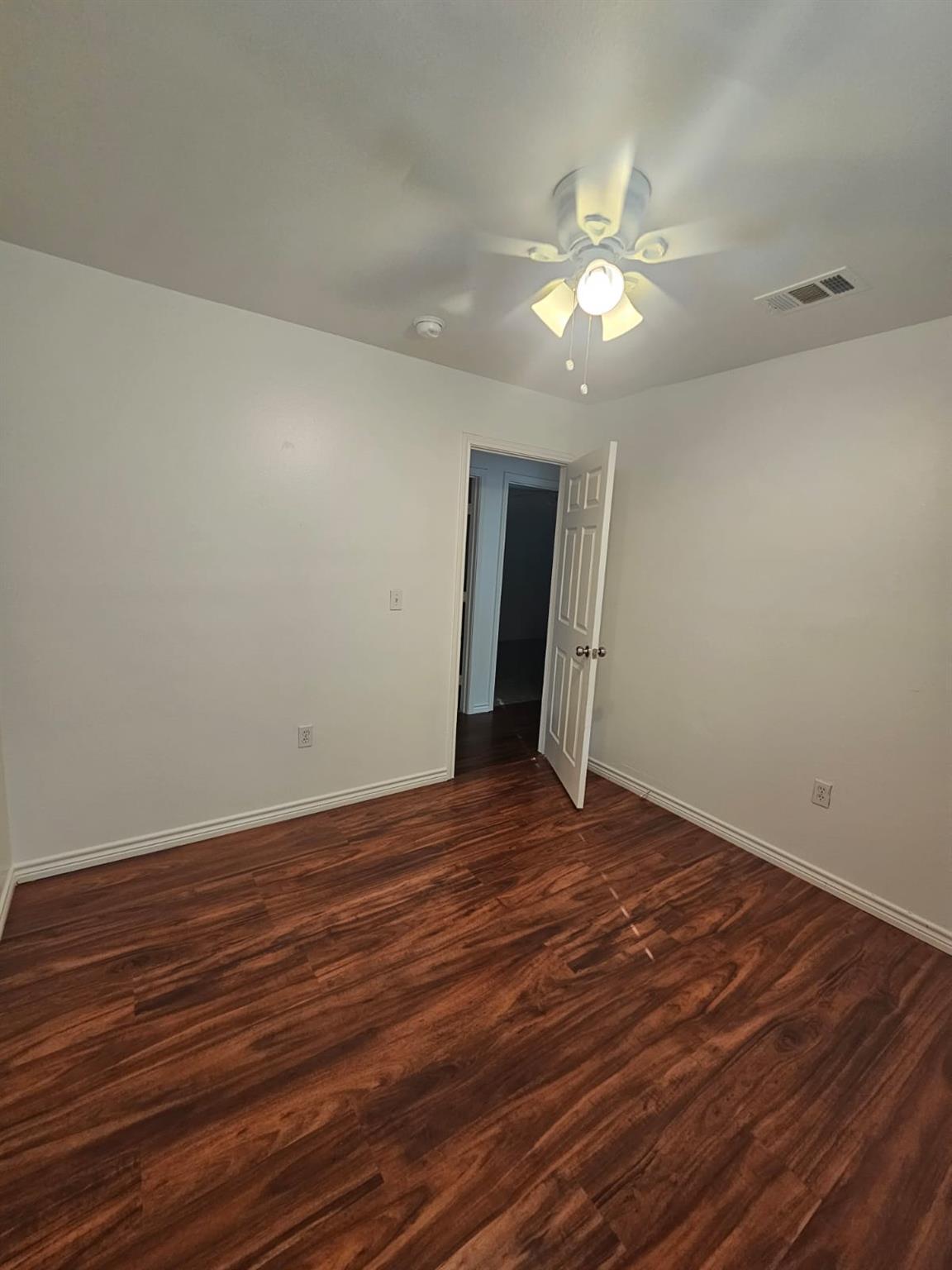 606 Trinity St Property Photo 14