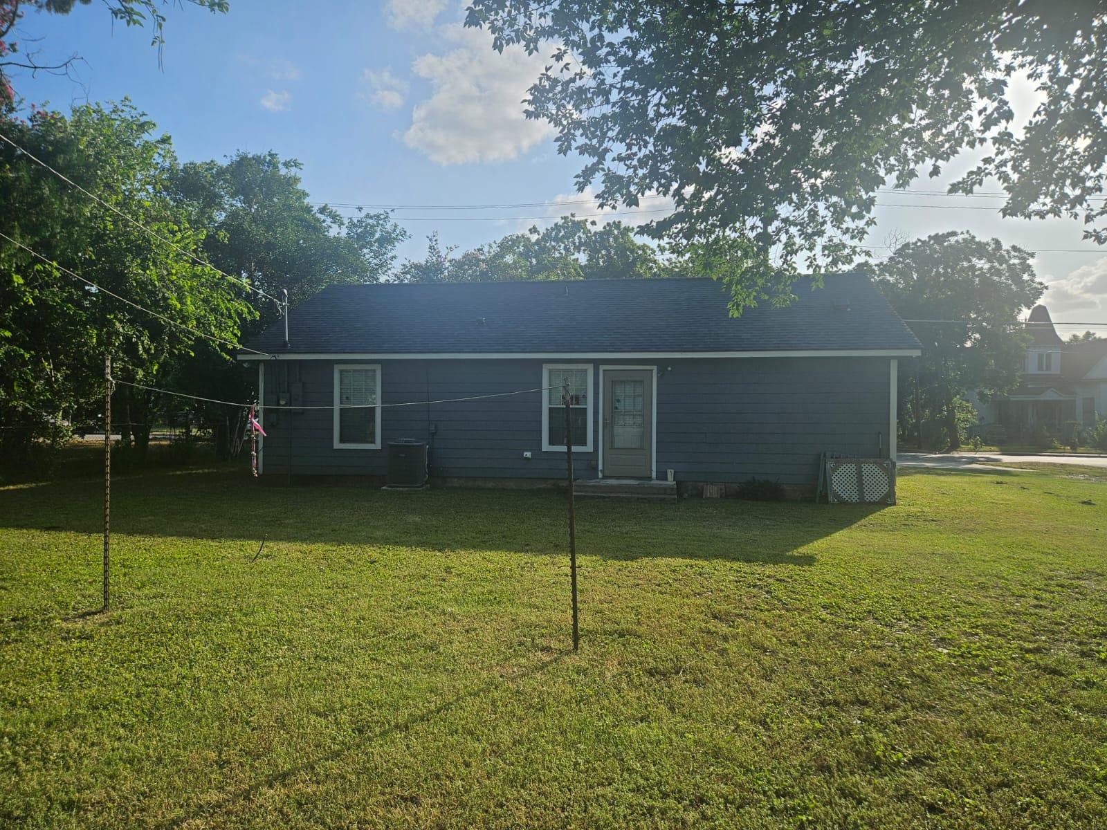 606 Trinity St Property Photo 21