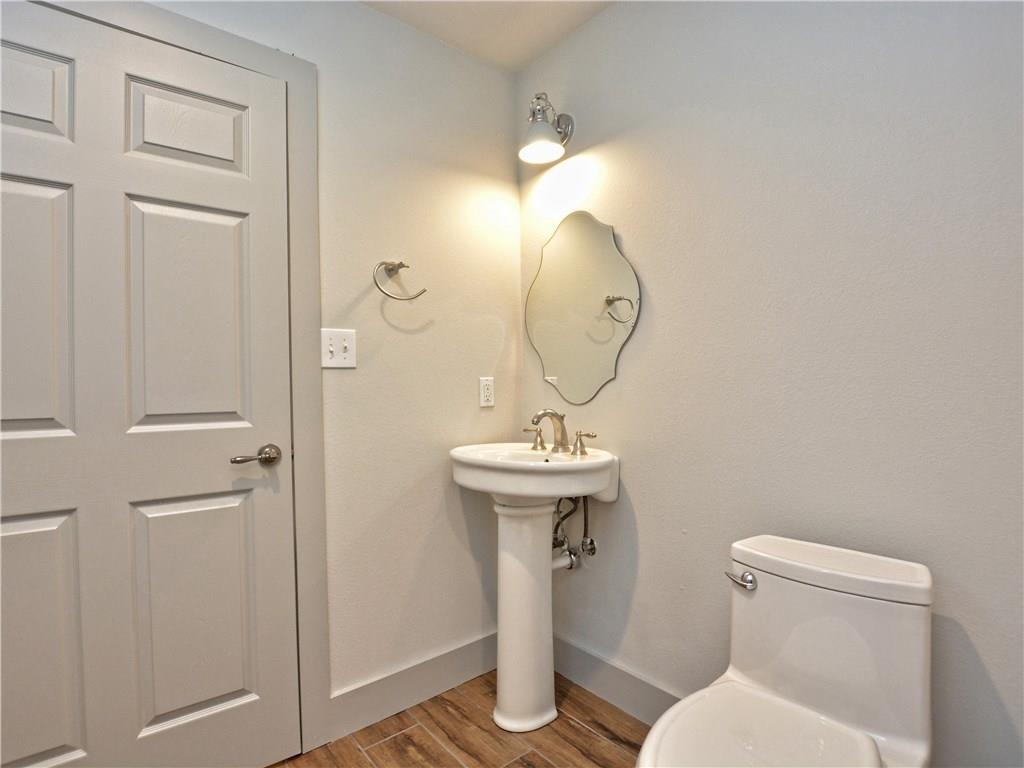 2500 Addison Ave Property Photo 17