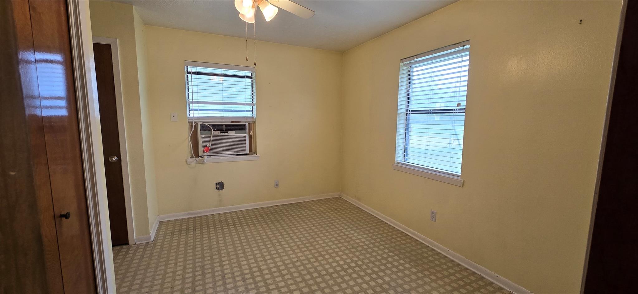 701 Burleson St Property Photo 3