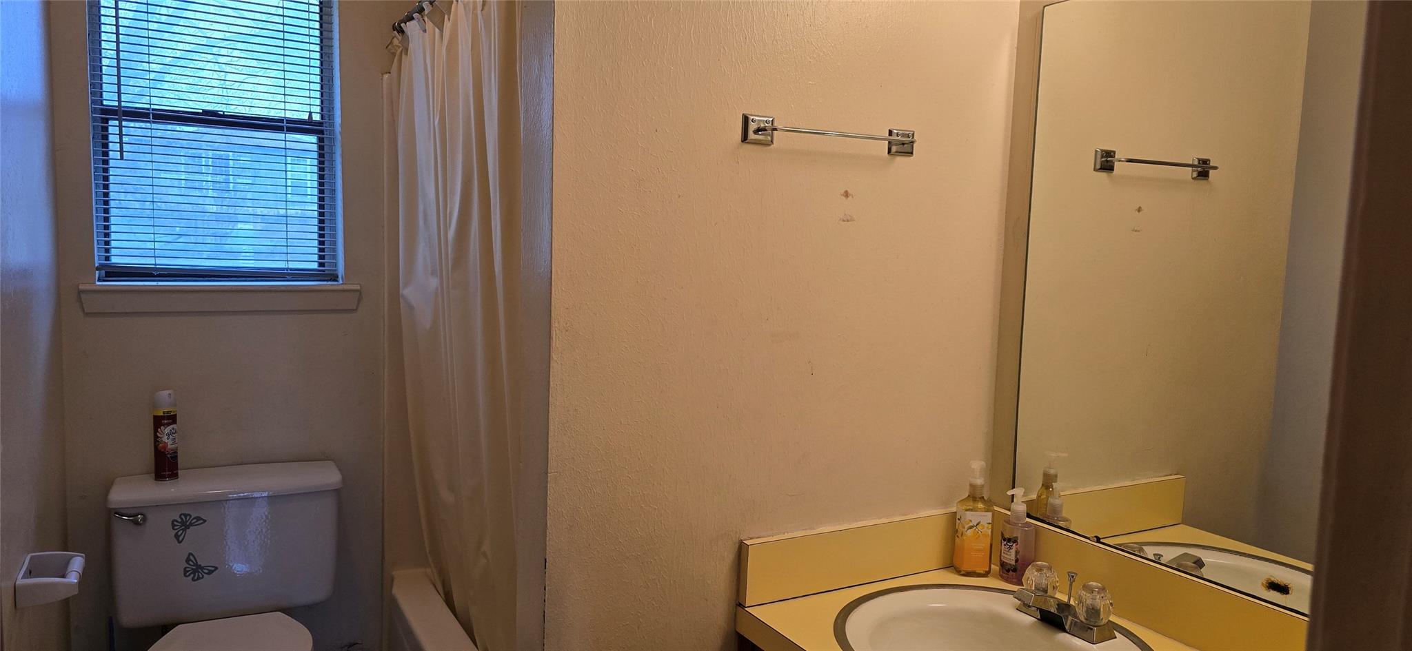 701 Burleson St Property Photo 17