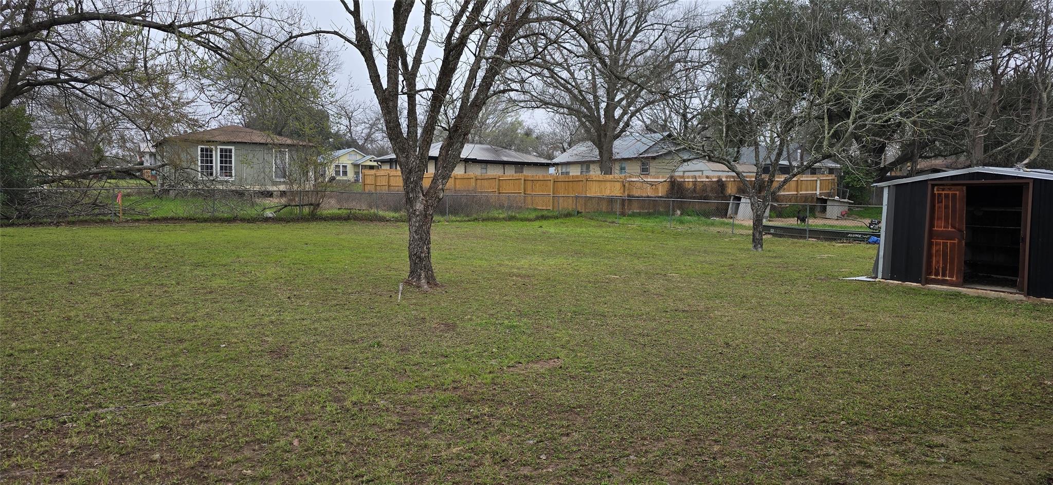 701 Burleson St Property Photo 22