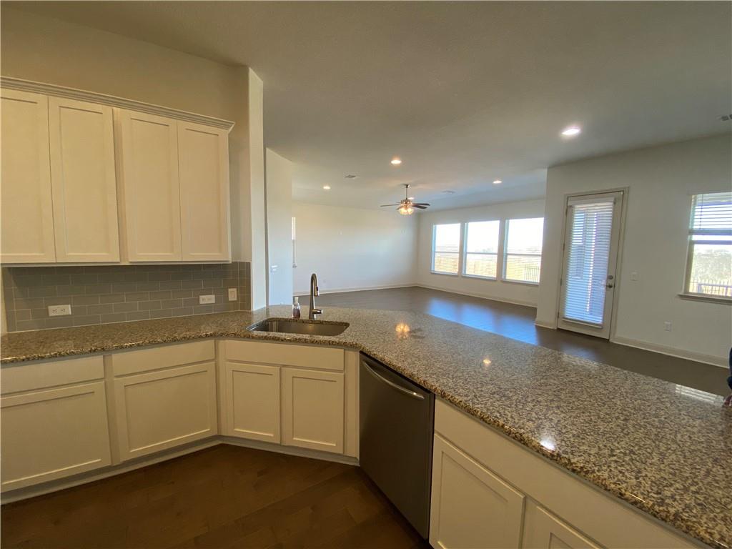 16500 Aventura Ave Property Photo 11