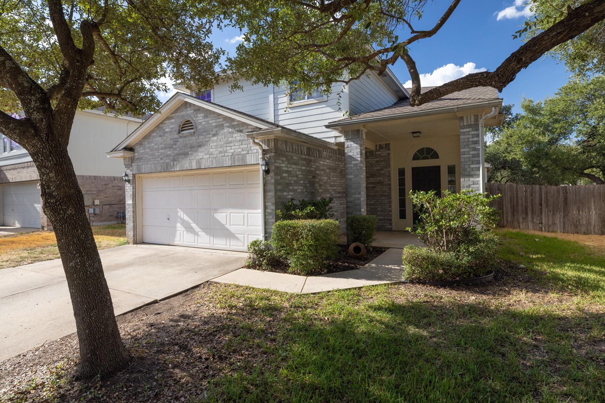 1142 Stone Forest Trl Property Photo 2