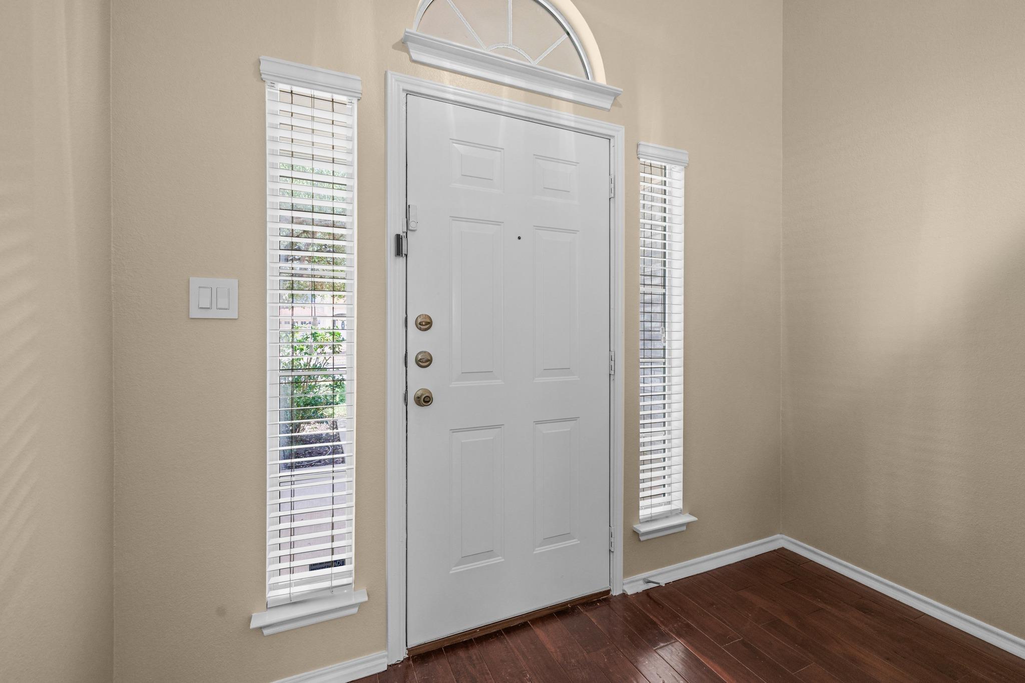 1142 Stone Forest Trl Property Photo 4