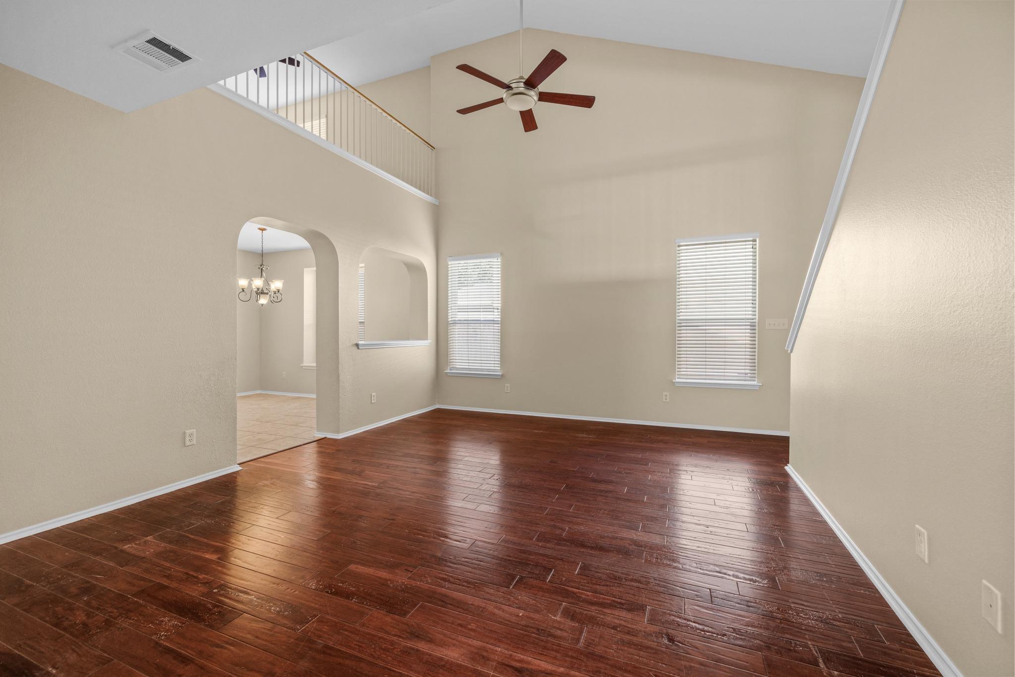 1142 Stone Forest Trl Property Photo 6