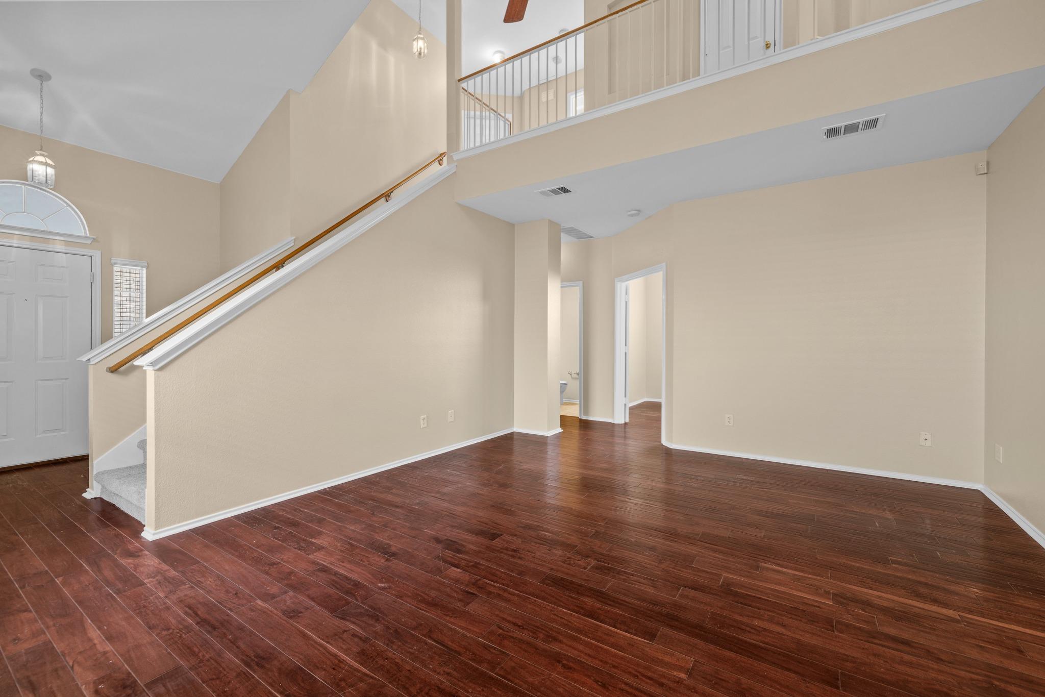 1142 Stone Forest Trl Property Photo 7