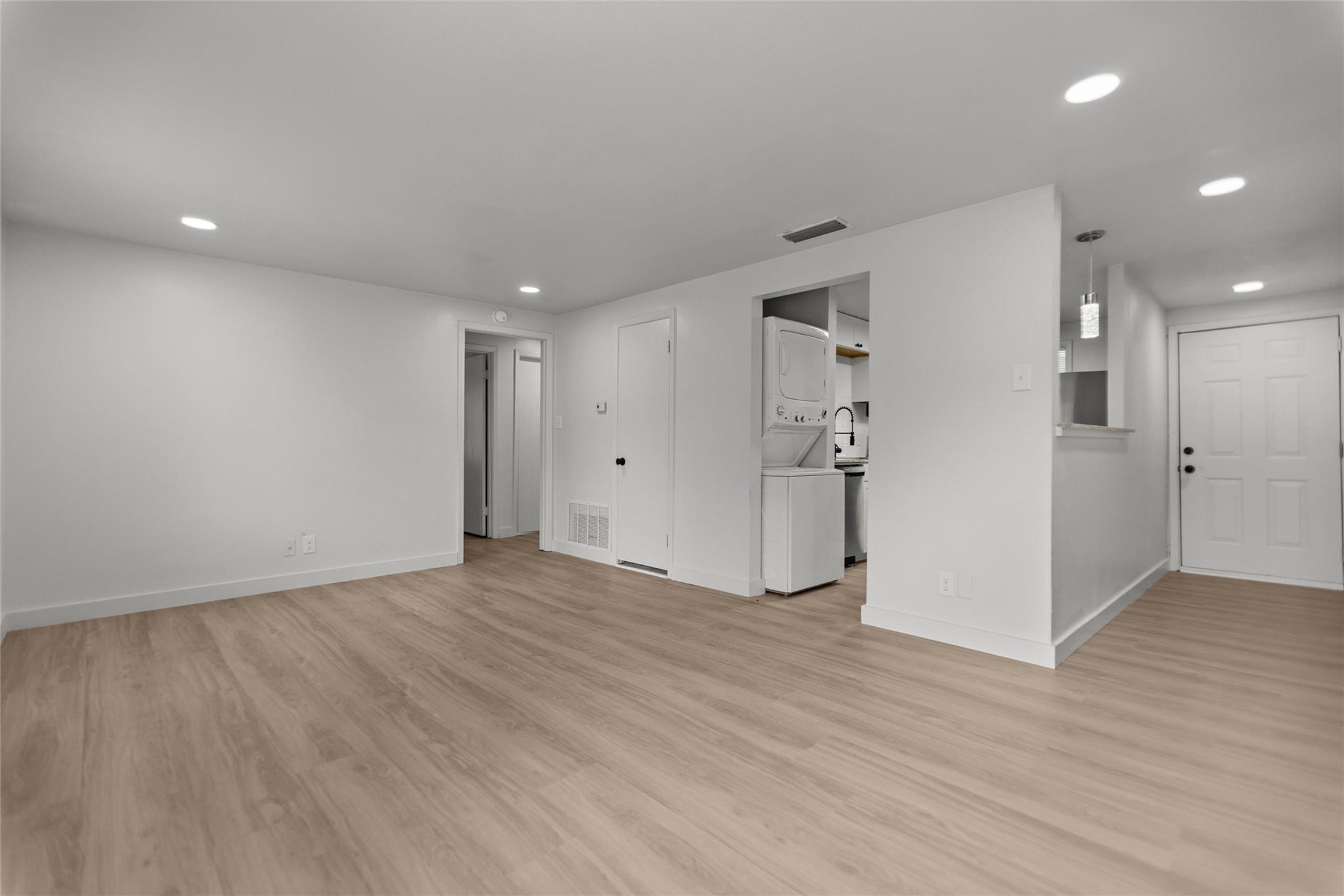 515 W Houston St #515 Property Photo 5