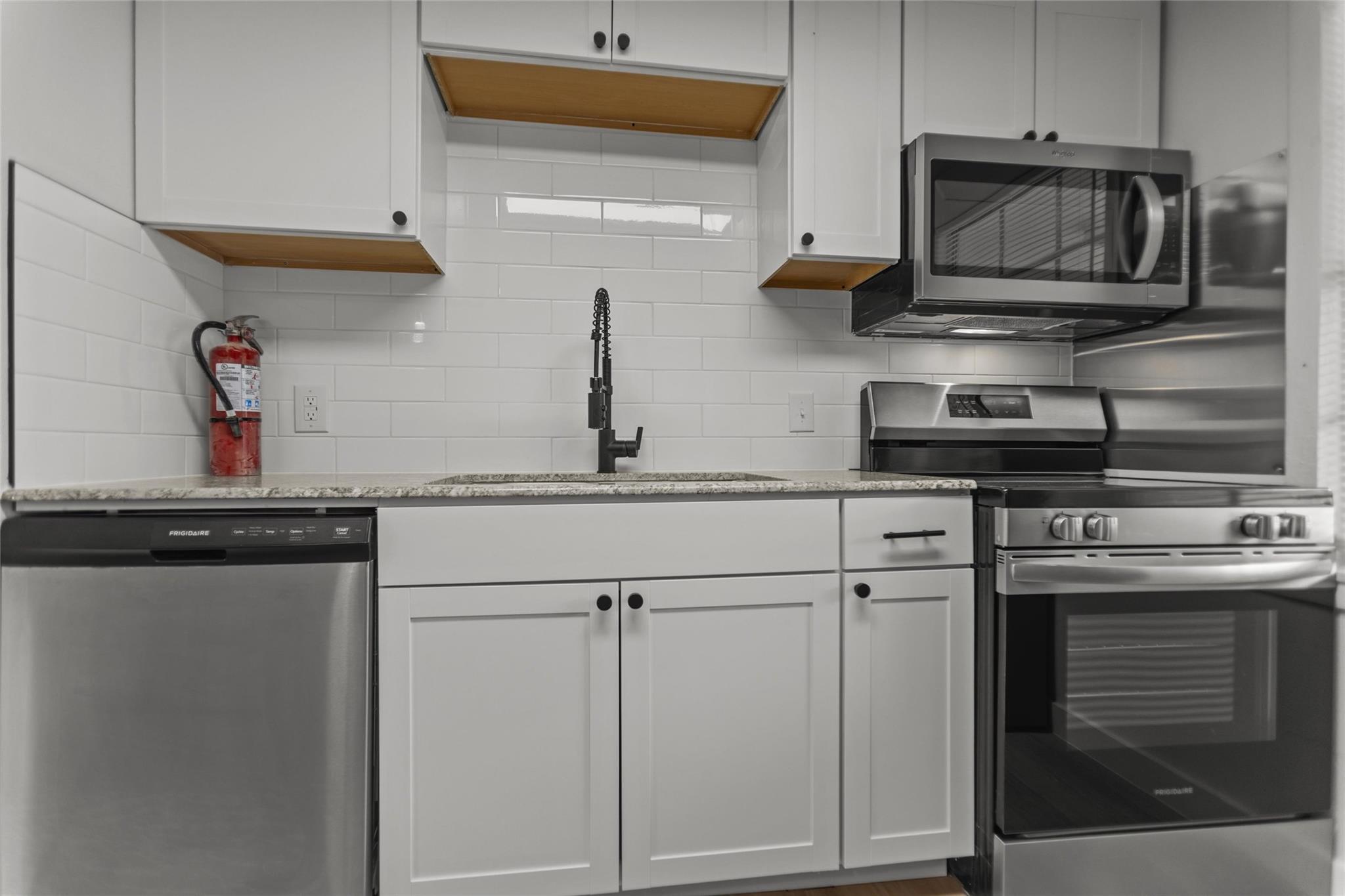 515 W Houston St #515 Property Photo 7