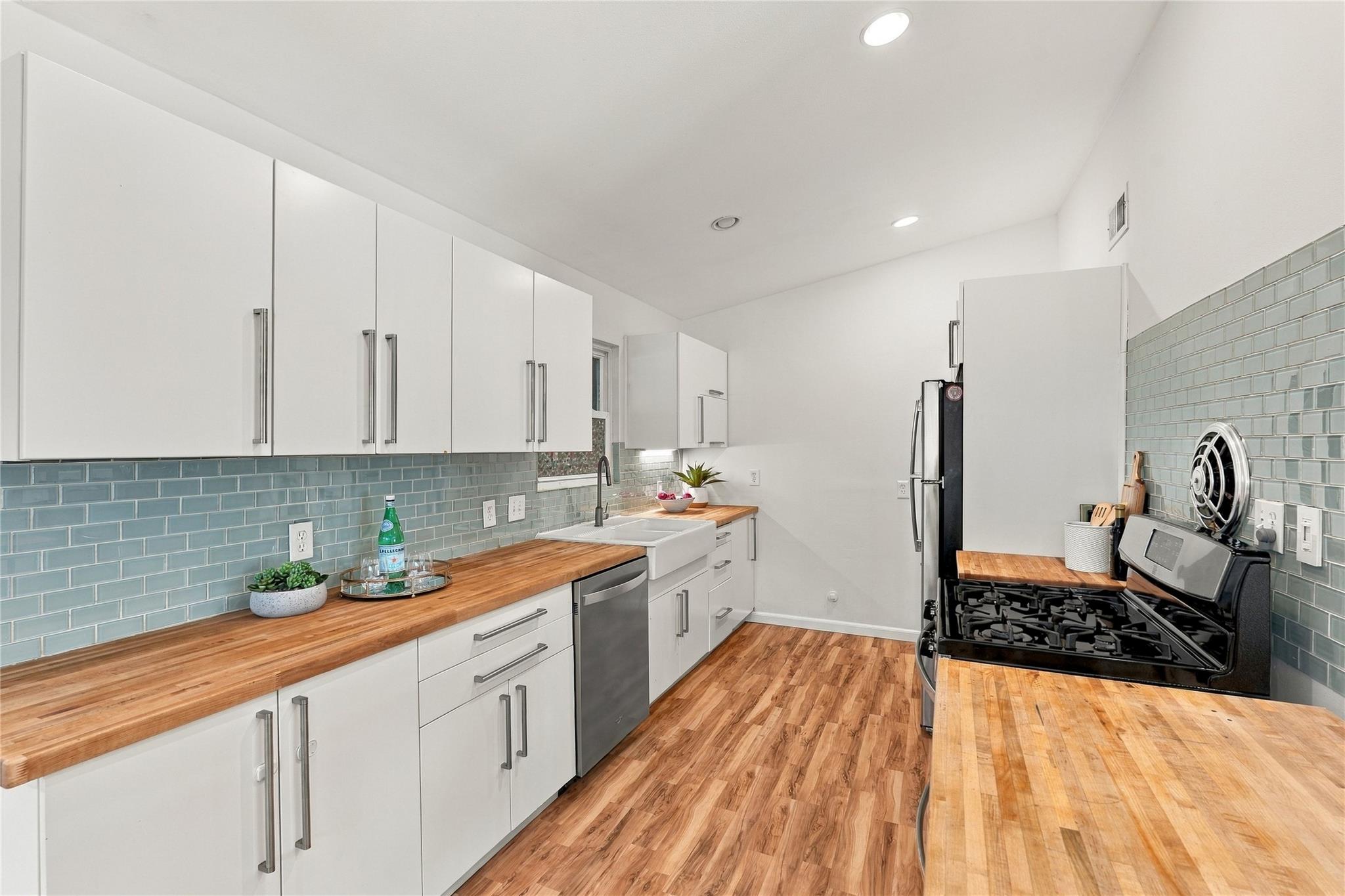 2107 Benwick Cir Property Photo 10