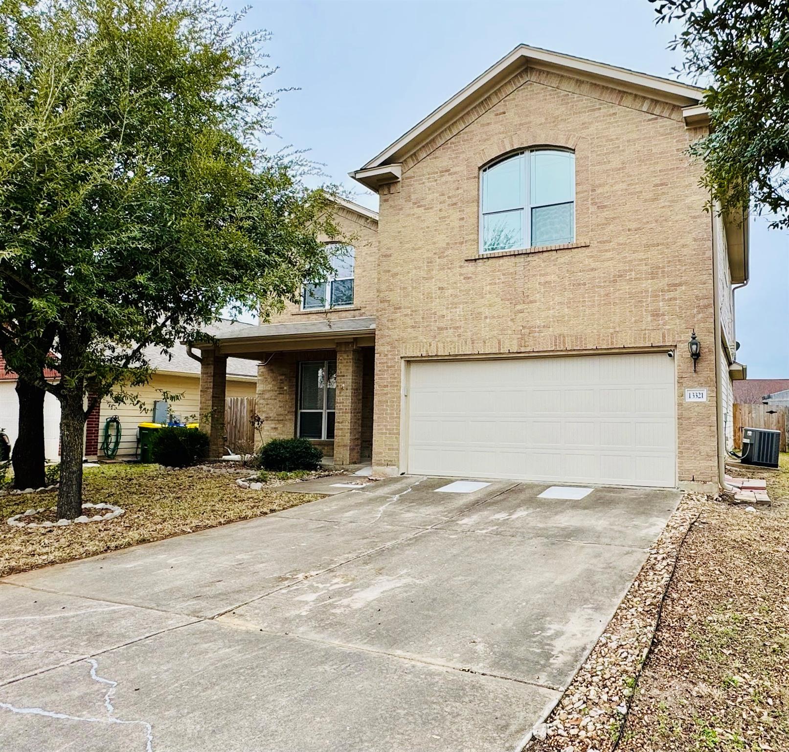 13321 Indian Oak Bnd Property Photo 3