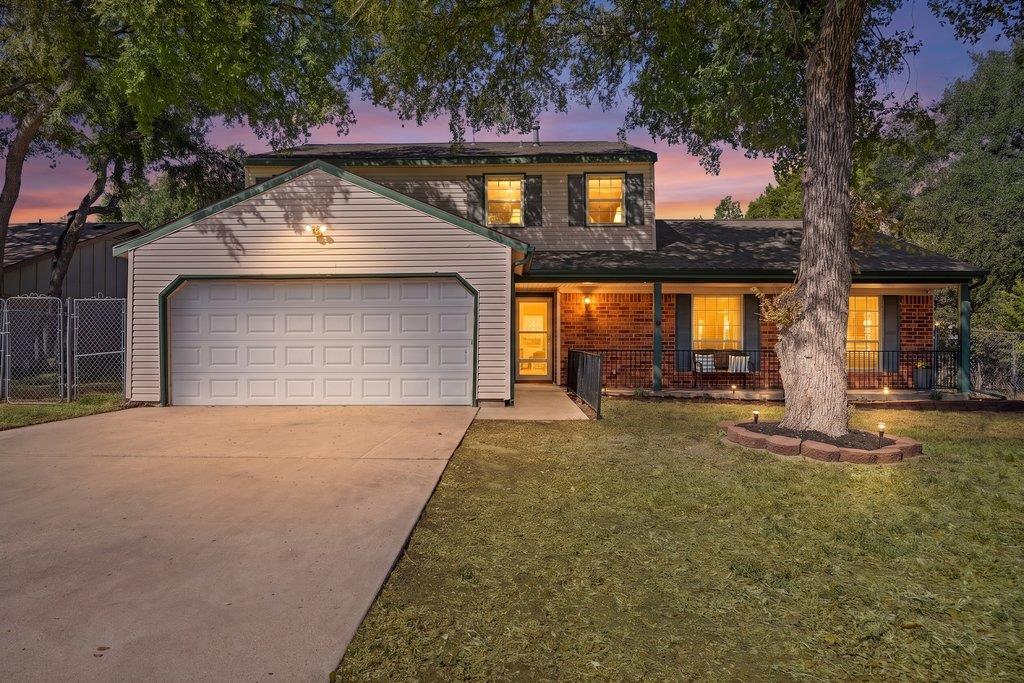 1702 Oakridge Dr Property Photo 1
