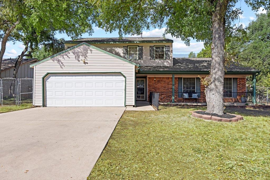 1702 Oakridge Dr Property Photo 3