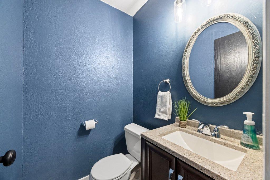 1702 Oakridge Dr Property Photo 21