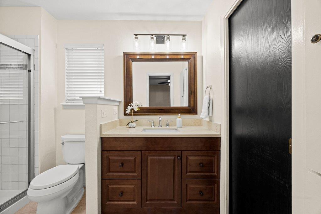 1702 Oakridge Dr Property Photo 25